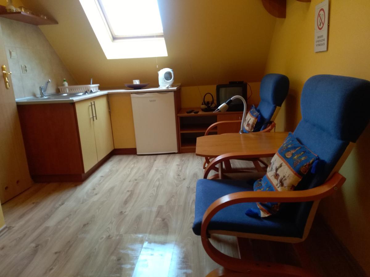 Gospodarstwo Agroturystyczne Ania I Filip Izabelin  Eksteriør bilde